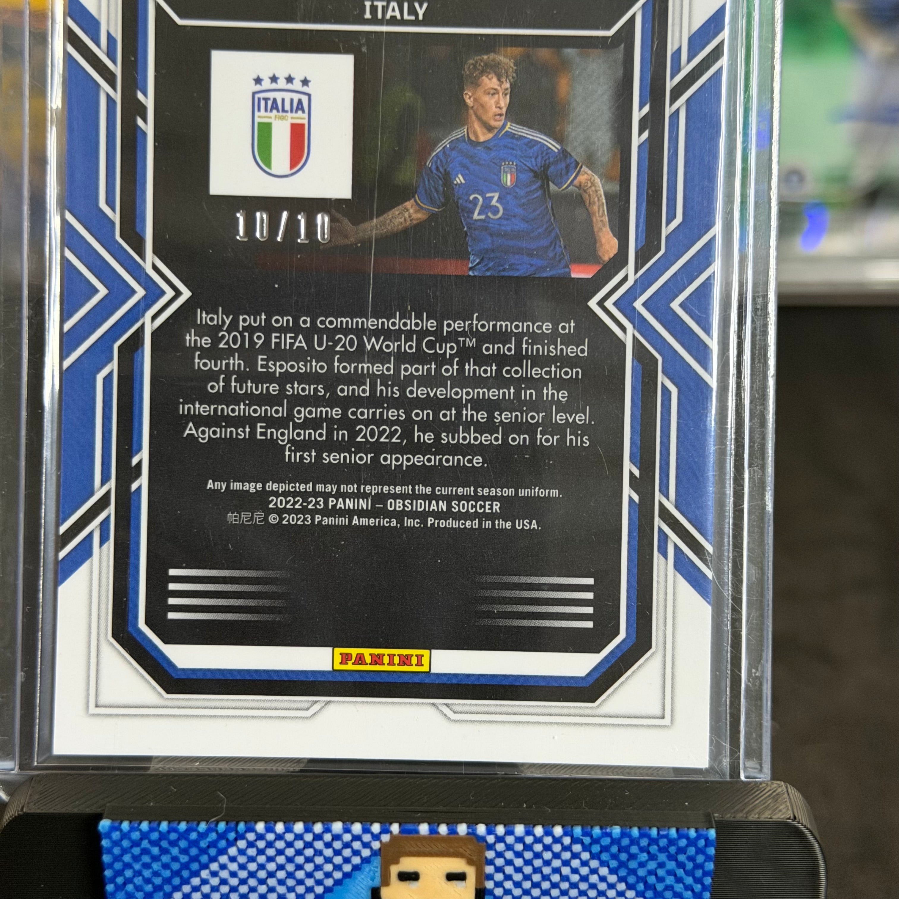 2022-23 Panini Salvatore Esposito Italy Obsidian Gold Flood /10 Card (10/10 Bookend)